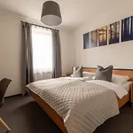 Living Hotel *